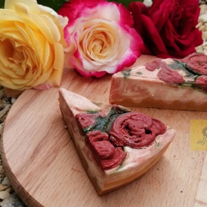 Nusisoap- Rózsás tortaszelet kézműves szappan - szépségápolás - szappan & fürdés - kézműves szappan - Meska.hu