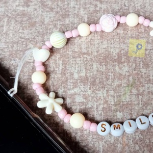 Mobil dísz / phone charm - pasztell árnyalat, arany smile felirattal  - ékszer - karkötő - charm karkötő - Meska.hu