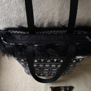 Szőrmés karácsonyi táska  - táska & tok - kézitáska & válltáska - belső rendező - Meska.hu