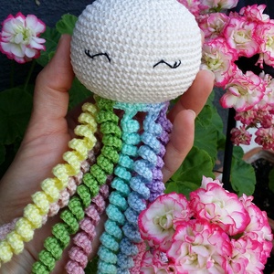 Polip pasztell színű szivárványos karokkal, Játék & Sport, Plüssállat & Játékfigura, Polip, Hímzés, Horgolás, MESKA