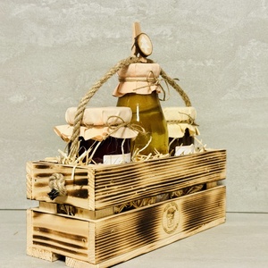 Nussy Kamrája ajándék Fa ládika házi lekvárjainkkal szörppel - RENDELÉSRE - élelmiszer - lekvár - Meska.hu