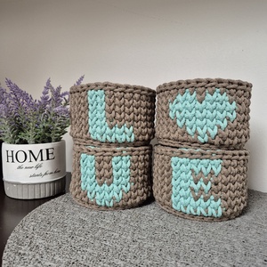 Horgolt feliratos tároló - Meska.hu