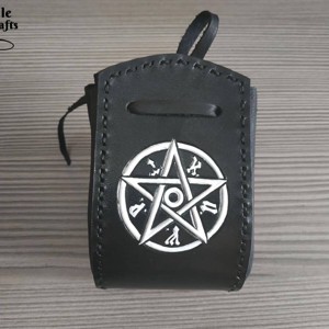 M.A.G.U.S. szimbólumos kockatartó szütyő - FEKETE, Játék & Sport, Szerepjáték, , MESKA