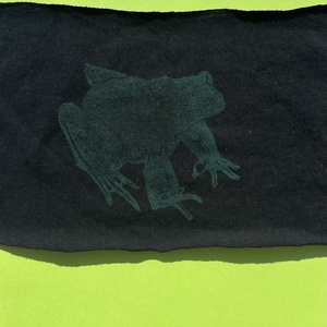 Zöld békás textildarab - rávarrható pólóra, pulcsira, vászontáskára, Művészet, Grafika & Illusztráció, Művészi nyomat, , MESKA