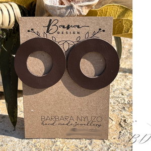 Disc bőr fülbevaló barna szín - ékszer - fülbevaló - lógós kerek fülbevaló - Meska.hu