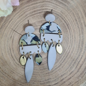 Márvány hatású süthető gyurma fülbevaló, BOHO, hosszú logó fülbevaló, szürke, arany, fekete színekben, FIMO - ékszer - fülbevaló - lógó fülbevaló - Meska.hu