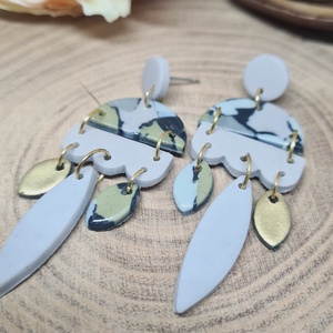 Márvány hatású süthető gyurma fülbevaló, BOHO, hosszú logó fülbevaló, szürke, arany, fekete színekben, FIMO - ékszer - fülbevaló - lógó fülbevaló - Meska.hu