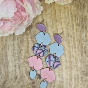 Tavaszi kaleidoszkóp mintás, pink, kék, lila lógós süthető gyurma fülbevaló. Polymer clay. Ajándék nőknek, lányoknak. - ékszer - fülbevaló - lógó fülbevaló - Meska.hu