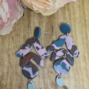 Márvány hatású mintás, pink, kék, szürke, zöld hosszú süthető gyurma fülbevaló. Polymer clay - ékszer - fülbevaló - lógó fülbevaló - Meska.hu