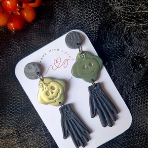Halloween tök és csontváz mintás hosszú logós fülbevaló. Fekete és zöldesarany színekkel. Polymer clay. Ajándék nőknek. - Meska.hu