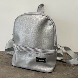 Ezüst műbőr mini hátizsák, Táska & Tok, Hátizsák, Hátizsák, Varrás, MESKA