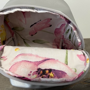 Ezüst műbőr mini hátizsák - táska & tok - hátizsák - hátizsák - Meska.hu