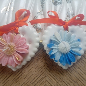 M.N Anyák napi köszönöajándék illatgyertya  virágal Margaréta  - esküvő - dekoráció - esküvői gyertya - Meska.hu