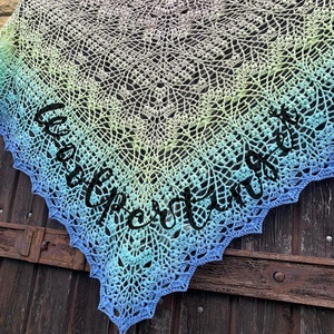 Horgolt kendő a tengerpart színeiben - ruha & divat - sál, sapka, kendő - vállkendő - Meska.hu