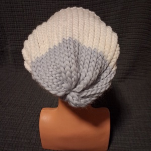 Luxus fonalból (DHG Piuma), 100% merinó gyapjúból készült sapka  - ruha & divat - sál, sapka, kendő - sapka - Meska.hu