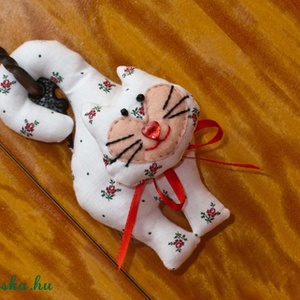 Kilincs cica, cicus -  - Meska.hu