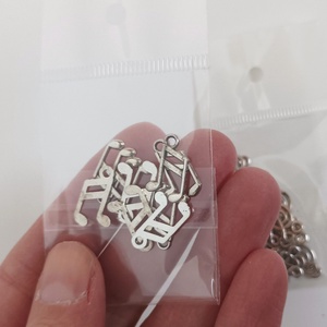 Mini hangjegy charmok - kellékek & szerszámok - ékszerkellék - charmok - Meska.hu