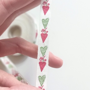 1 cm széles szivecskés szalag  - kellékek & szerszámok - rövidáru - szalag, pánt - textilszalag - Meska.hu