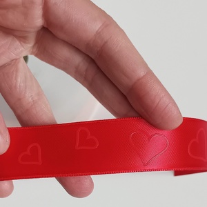2.4 cm széles szíves szalag - kellékek & szerszámok - rövidáru - szalag, pánt - szatén szalag - Meska.hu