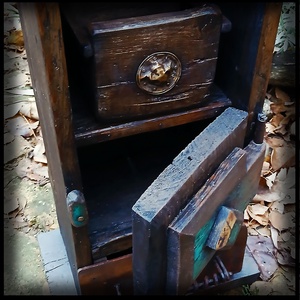 Óducska ereklyetartó szekrény - otthon & életmód - bútor - szekrény - Meska.hu