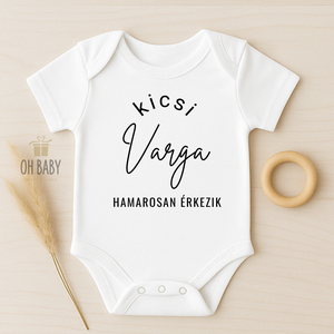 Egyedi baba bejelentő body, Bababejelentés, Nagyszülő leszel bejelentés, Ajándék nagyszülőknek, Gyermekáldás - ruha & divat - babaruha & gyerekruha - body - Meska.hu