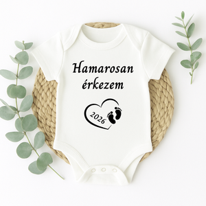 Hamarosan érkezem body, Bababejelentés, Nagyszülő leszel bejelentés, Egyedi Ajándék nagyszülőknek, Gyermekáldás, Ruha & Divat, Babaruha & Gyerekruha, Body, Mindenmás, MESKA