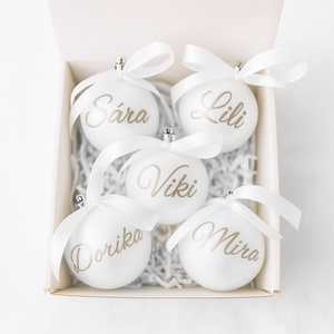 Karácsonyi gömb névre szóló, Karácsonyi gömb egyedi felirattal, Egyedi karácsonyi gömb, Karácsonyi dísz ajándéknak - karácsony - karácsonyi lakásdekoráció - karácsonyfadíszek - Meska.hu