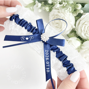 Menyasszonyi harisnyakötő � valami kék esküvői combcsipke egyedi felirattal, Esküvő, Kiegészítők, Harisnyatartó & Valami kék, Mindenmás, Varrás, MESKA