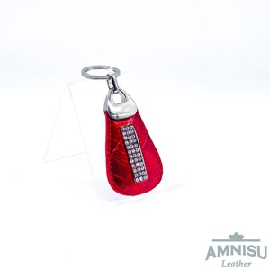Meggy piros lakk krokkómintás csepp alakú swarovski köves bőr kulcstartó H5023 - Meska.hu