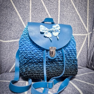 Horgolt hátizsák bőr szerelékkel, zsebes béléssel - táska & tok - hátizsák - hátizsák - Meska.hu