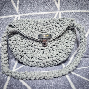 Szürke horgolt alkalmi válltáska, béléssel, Táska & Tok, Kézitáska & válltáska, Alkalmi táska, Horgolás, Varrás, MESKA