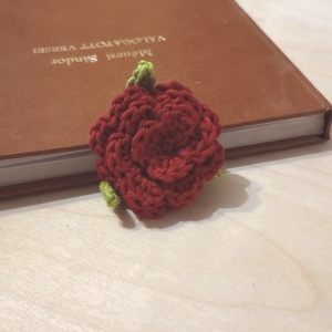 Vörös (bordó) rózsás horgolt könyvjelző, Könyv & Zene, Könyvjelző, Horgolás, MESKA