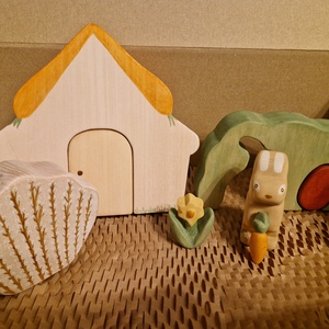 Húsvéti nyuszibox fajáték szett, Ünnepi díszek, dekorációk, Húsvéti díszek és dekorációk, Húsvéti asztaldíszek, Famegmunkálás, Festett tárgyak, Kezeletlen hársfából gyerekbarát lazúrral készült nyuszi fafigura szett. A képen látható összes ter..., MESKA