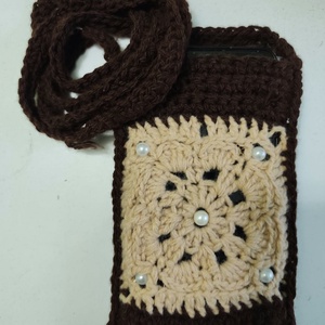 Csokoládé Parfé � Strapabíró, gyöngyös nagymami-kockás mobiltok (10�15 cm) - Meska.hu