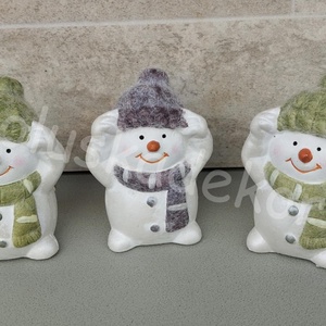 Hóember kötött sapiban, karácsonyi, adventi figura, hobby, kreatív, dekor termék, 9cm - kellékek & szerszámok - dekorációs kellékek - figurák - Meska.hu