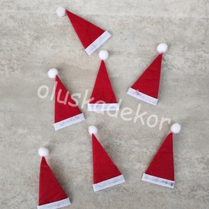Mini télapó sapka, mikulás sapka 2 méretben, karácsonyi dekoráció - kellékek & szerszámok - dekorációs kellékek - egyéb kellékek - Meska.hu