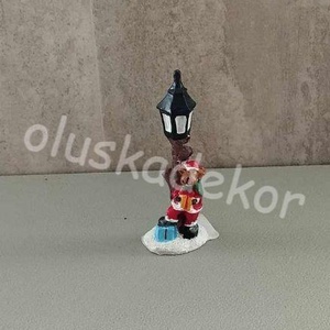 Téli falu, téli jelenet, rénszarvas, réni kandeláberrel - 9x3cm, Karácsony, Karácsonyi lakásdekoráció, Karácsonyi lakásdíszek, Virágkötés, MESKA