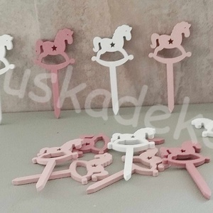 Hintaló, karácsonyi, adventi fafigura, mini beszúró, 3db/cs., 8cm, Karácsony, Karácsonyi lakásdekoráció, Karácsonyi lakásdíszek, Virágkötés, MESKA