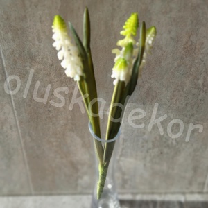 Muscari csokor, Fürtös gyöngyike virágcsokor, fehér, lila, gumi dekorációs művirág - kellékek & szerszámok - dekorációs kellékek - egyéb kellékek - Meska.hu