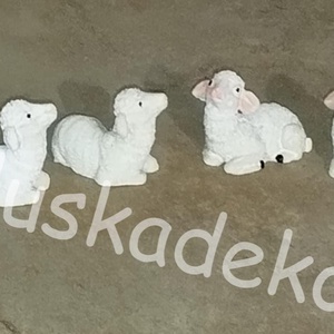 Bárány, bari, fehér tavaszi, húsvéti dekorációs figura, 5cm - kellékek & szerszámok - dekorációs kellékek - figurák - Meska.hu