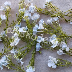 Virágos díszítőág levelekkel, dekorációs műnövény, rózsaszín, fehér, kék színben, 8cm - kellékek & szerszámok - dekorációs kellékek - egyéb kellékek - Meska.hu