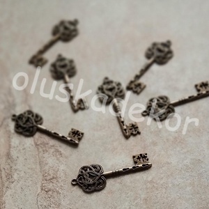 Antik jellegű, óarany kulcs, vintage, fém dekorációs alapanyag, 6x2 cm - Meska.hu