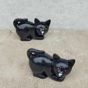 Feketemacska, halloweeni, őszi dekorációs kiegészítő poly figura, 4,5x3cm - Meska.hu