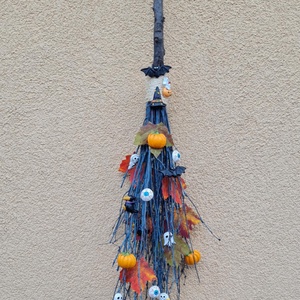 Boszorkányseprű, ajtódísz, kopogtató, halloweeni, őszi, home dekoráció, 82cm - Meska.hu