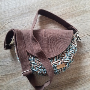 Horgolt, fedeles táska- barna-kék színben  - táska & tok - kézitáska & válltáska - vállon átvethető táska - Meska.hu