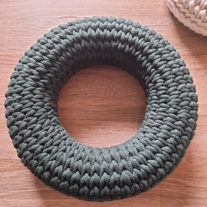 Horgolt koszorú 25 cm fenyőzöld színben  - Meska.hu
