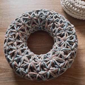 Horgolt koszorú 25 cm kevert színekben  - Meska.hu