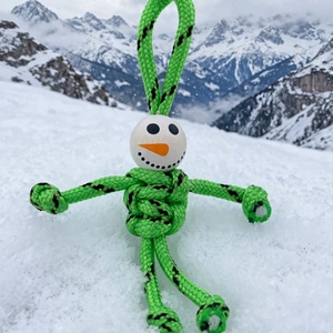 �Grinch ? téli ? pajti - sötét zöld fekete és világoszöld vényvisszaverős kombóban, Karácsony, Karácsonyi lakásdekoráció, Karácsonyi manók, figurák, Csomózás, MESKA