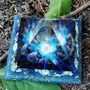 ORGONIT PIRAMIS - Kék Metatron  - otthon & életmód - dekoráció - spiritualitás - orgonit piramis - Meska.hu