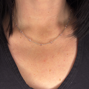 Orgonaálom nyaklánc – kézzel készített, orgonalila Swarovski kristálygyöngyös, 316L nemesacél lánccal, Ékszer, Nyaklánc, Gyöngyös nyaklánc, Ékszerkészítés, Halvány orgonalila csillanások, amik finoman fogják el a fényt.

Az Orgonaálom egy légies, visszafo..., MESKA